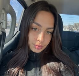 Melanie Dobarro